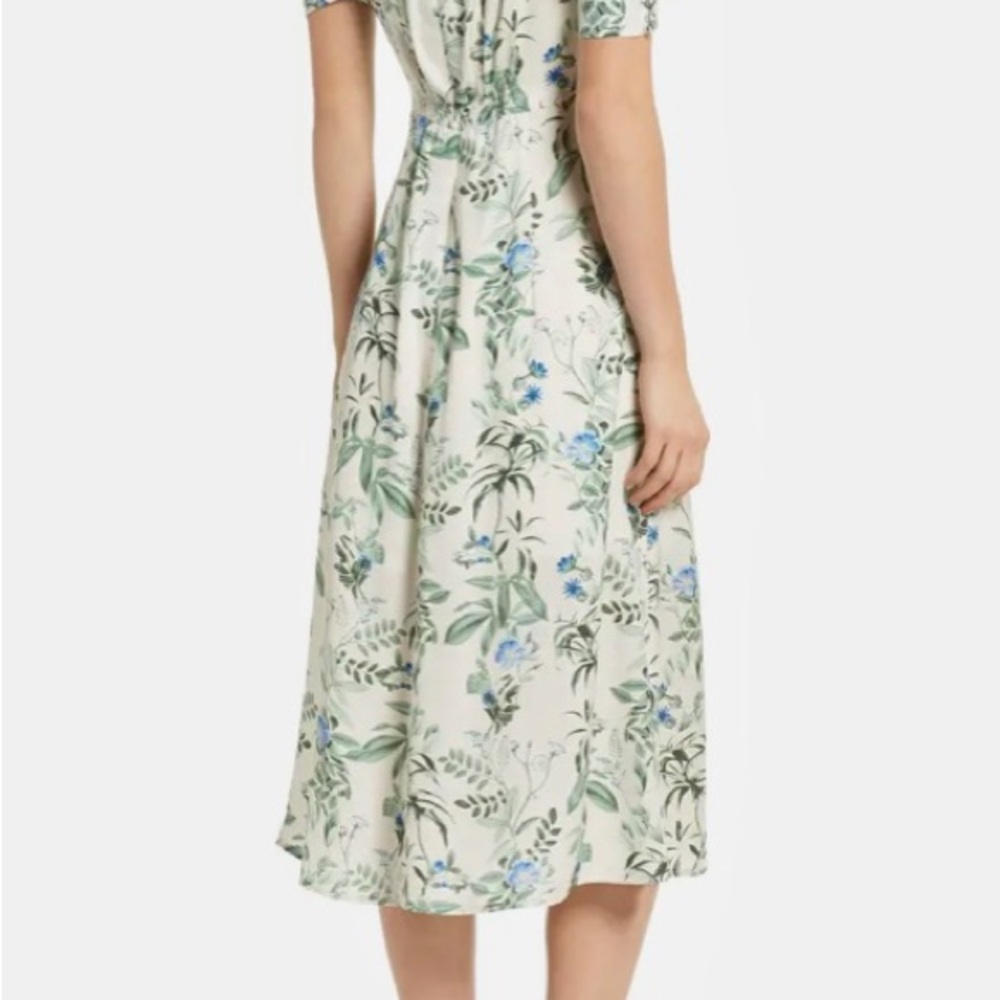 Gal Meets Glam 40s style Midi Dress in Cream and Green
The Lauren Dress - Picture 5 of 13